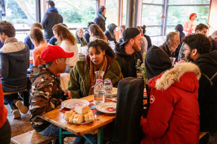 Vrijheidsmaaltijd 5 mei 2026 – open de deuren en geef vrijheid door